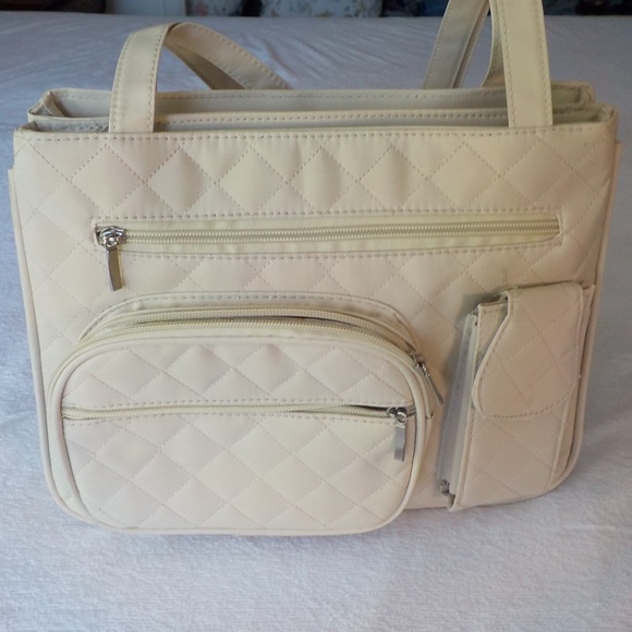 NEW Cream Quilt Shoulder Bag - Picture 3 of 12